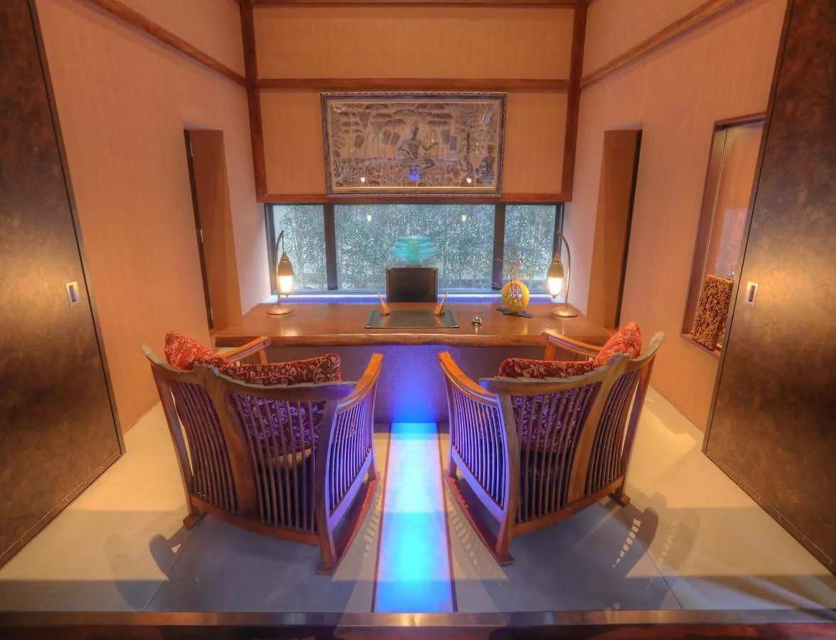 Balinese Onsen Ryokan Hakone Airu